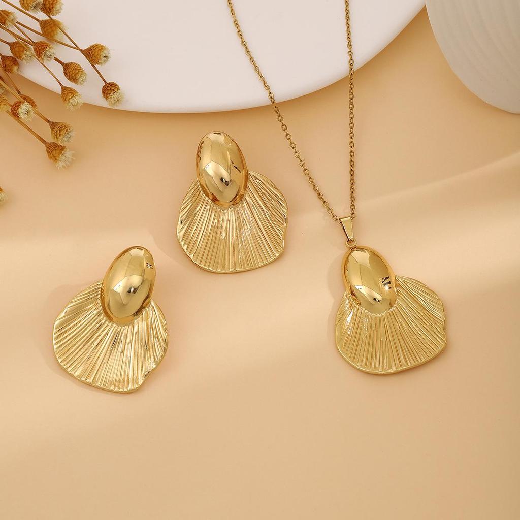 Exquisite Irregular Geometric Leaf Texture Jewelry Set: Love Earrings & Necklace