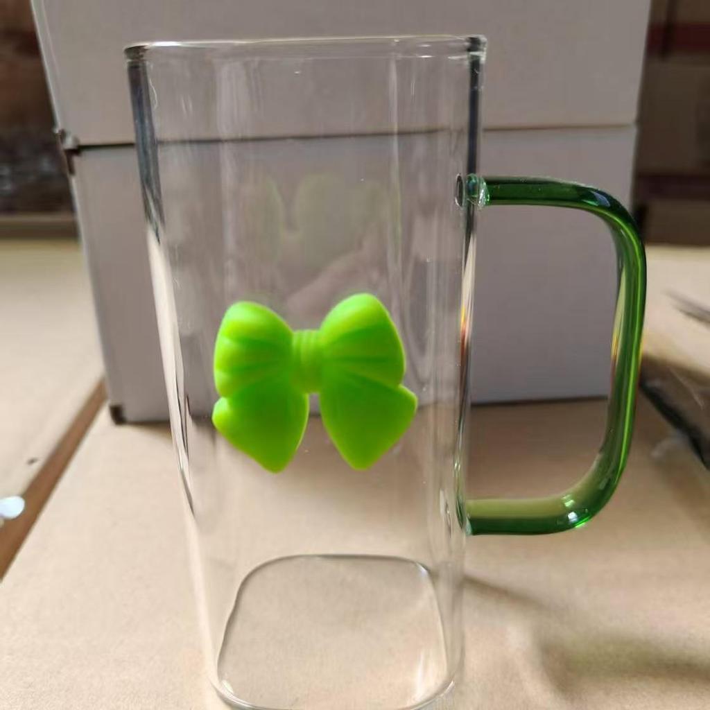 INS Stil Schmetterlingsbecher: Hohes Borosilikatglas, Transparentes quadratisches Design mit Griff & Strohhalm, Temperaturbeständig für Frauen.