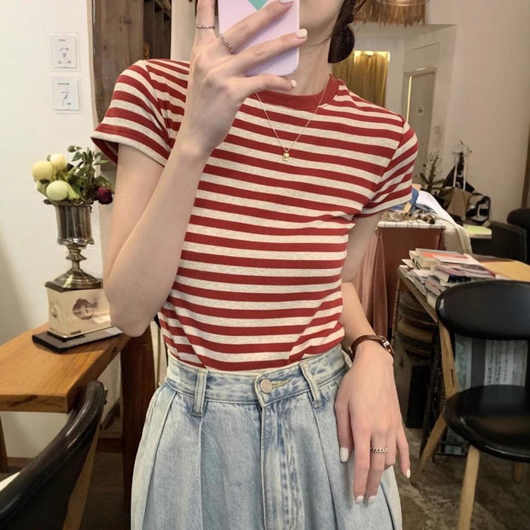 

Front shoulder striped short-sleeved T-shirt for women s summer tight-fitting base with inner design showing figure T-shirt short-sleeved top L червоний