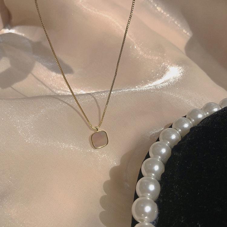 New Square Oil Dropper Necklace Minimalist And Trendy Design White Color Fashionable Pendant For Women