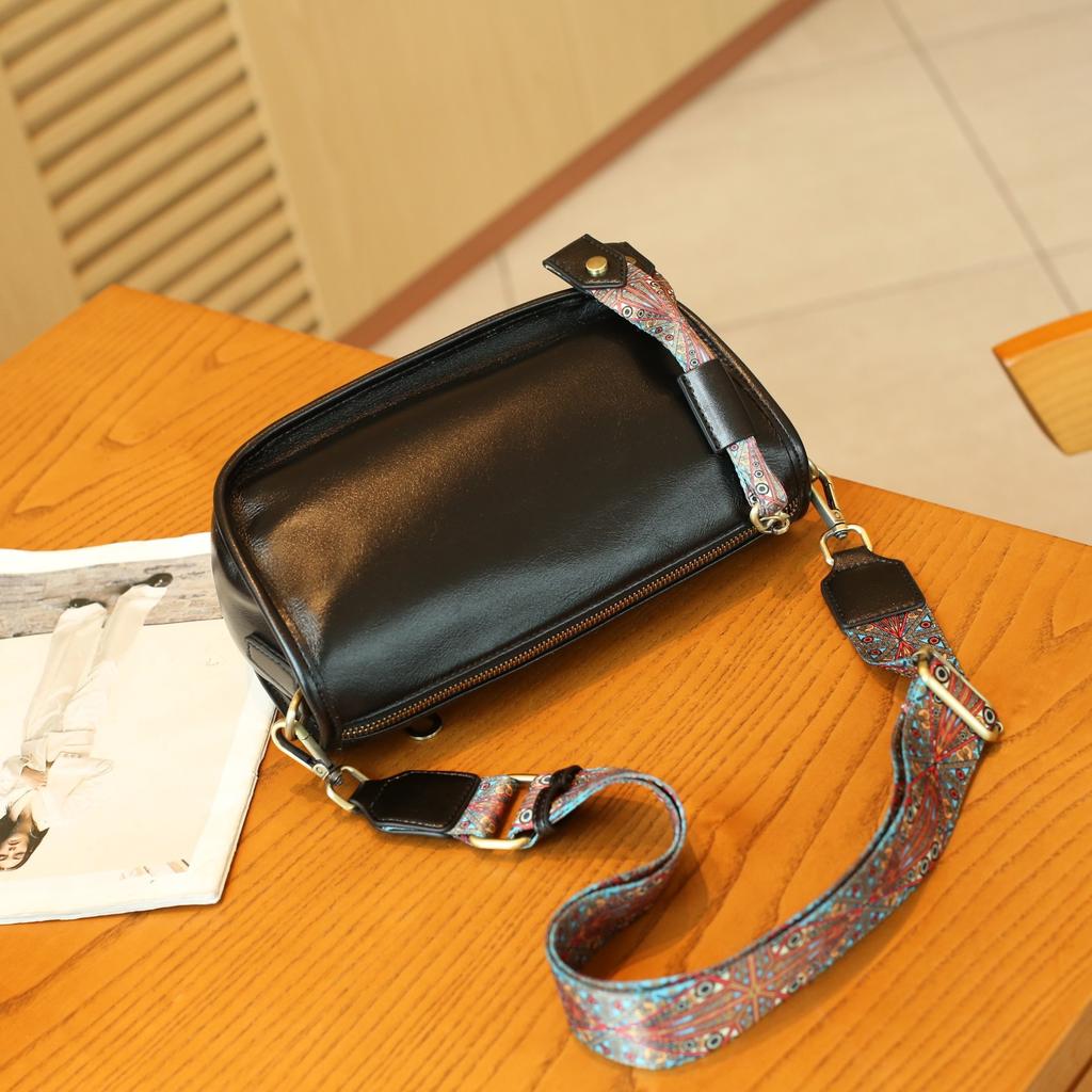 Bag Women's Large-capacity Broadband Messenger Bag