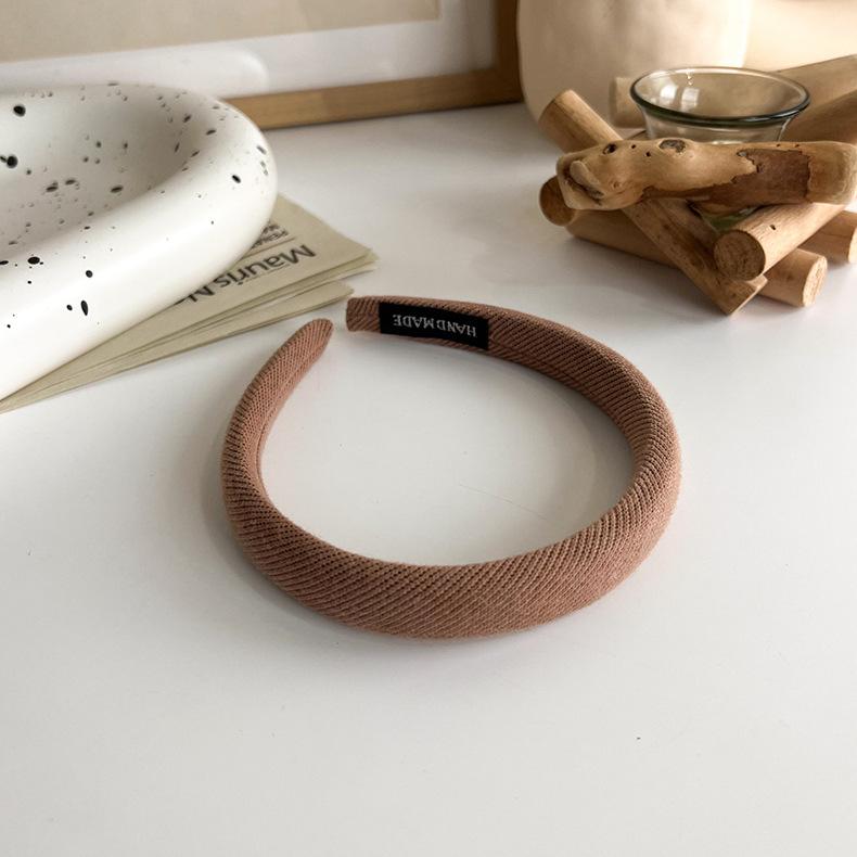 Das vielseitige High-Top-Haarband aus dünnem Schwamm im koreanischen Stil für Herbst und Winter ist ein neues Retro-Haarband in Bonbonfarben zum Ausgehen und für die Haarpresse