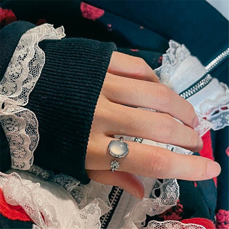 Trendy Vintage Opal Irregular Natural Stone Ring White Opal Aesthetic Hollow Boho Finger Rings For Women Y2K Creative Jewelry