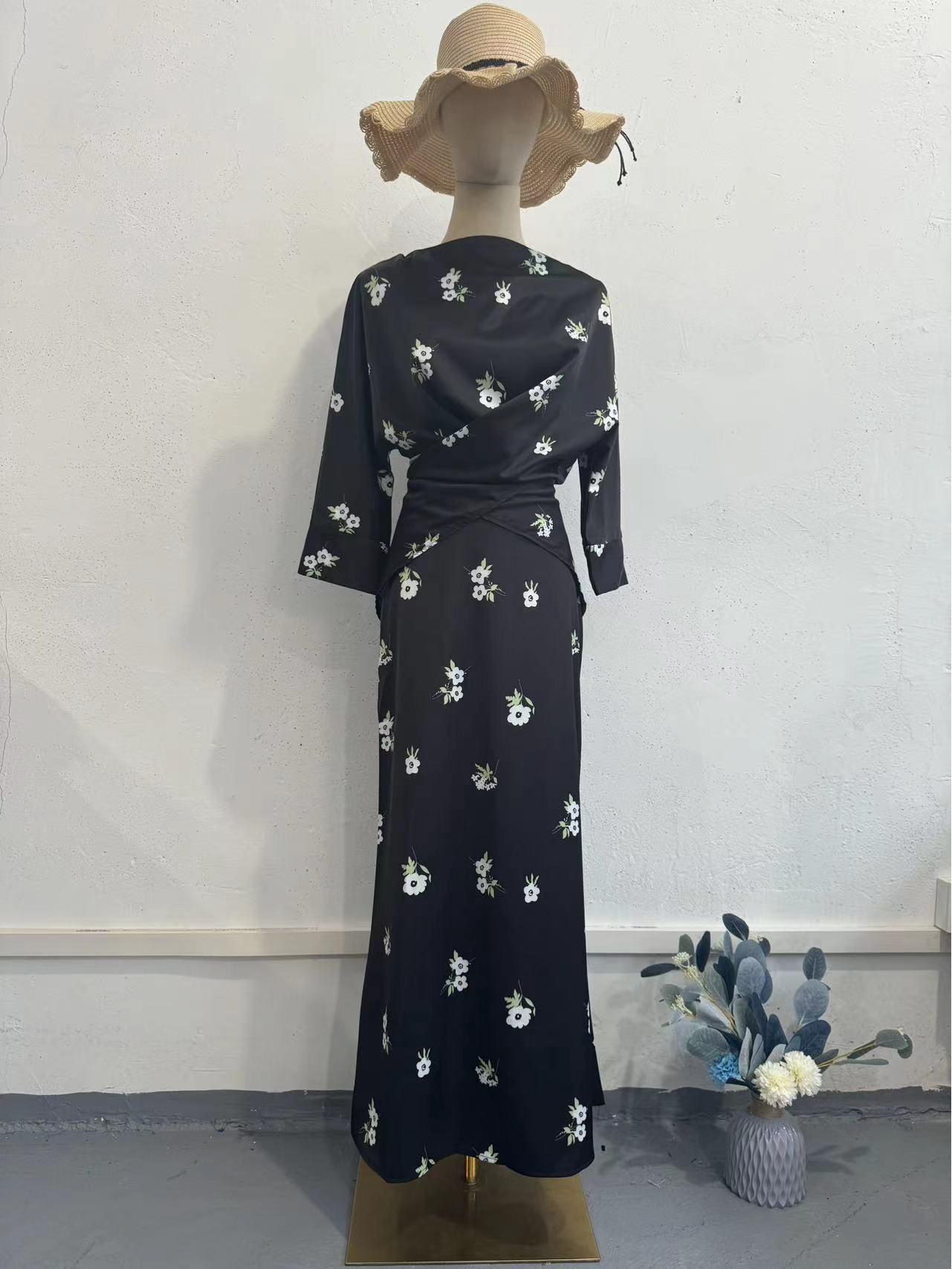 

Літній жіночий комплект з квітковим принтом вільного крою з круглим вирізом (топ і спідниця) M чорний