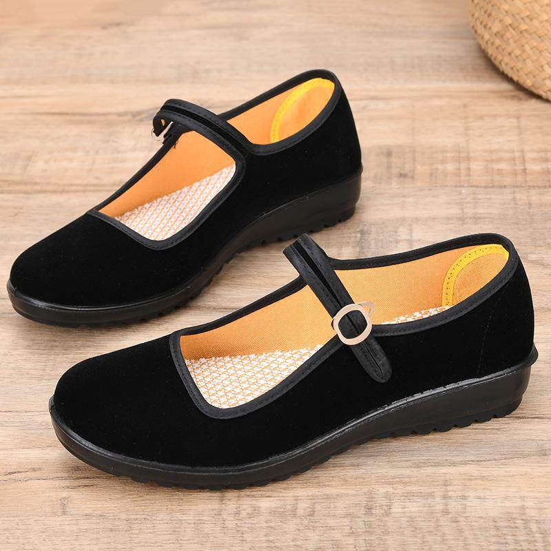 

Old Beijing cloth shoes flat heel square dance hotel work shoes soft sole shoes polyurethane sole middle-aged and elderly cloth shoes 41