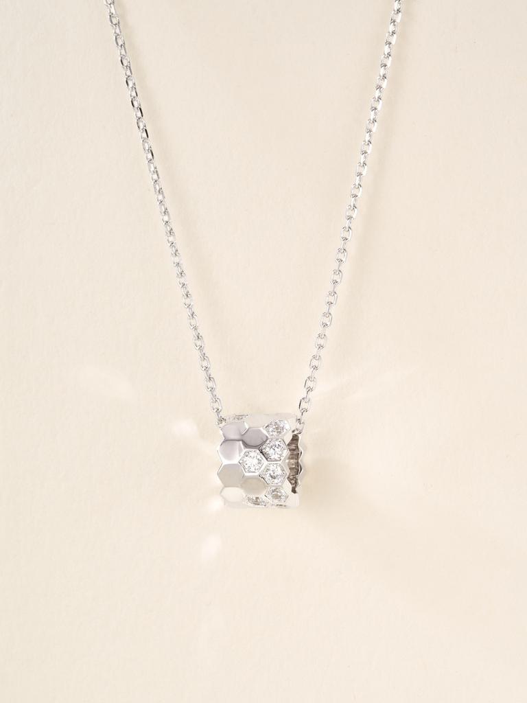 Honeycomb Two-Color Necklace High-quality Color Separation and Electroplating Gifts Women and Men Affordable Luxury