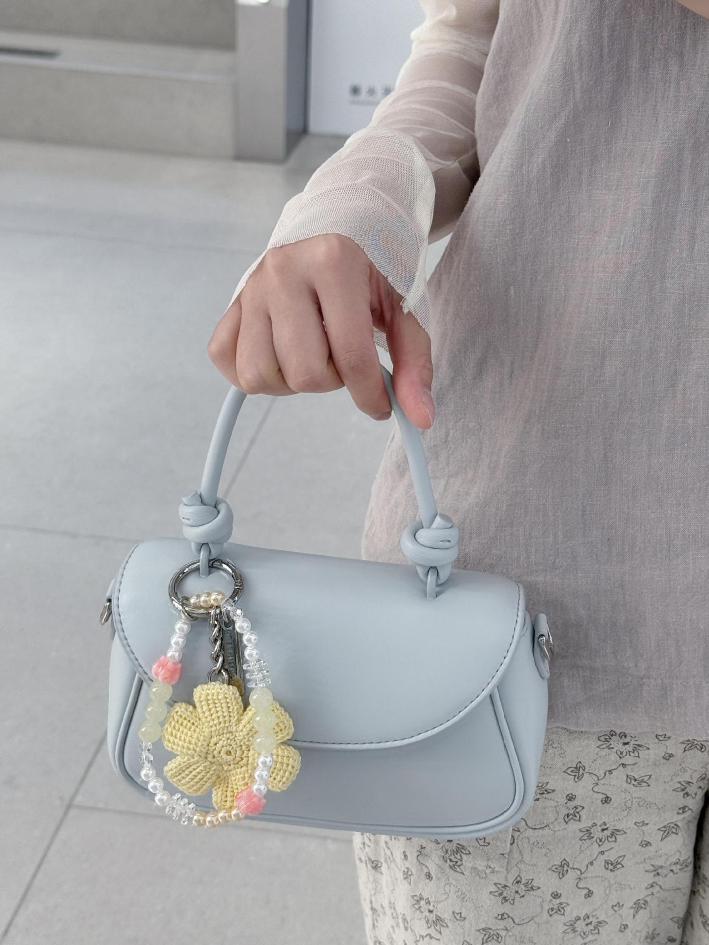 

Single-shoulder Bag Retro Handbag Commuter Casual Crossbody Bag Saddle Bag світло-синій колір