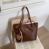 Large-capacity Stylish Commuter Chic Shoulder-to-shoulder Tote Bag
