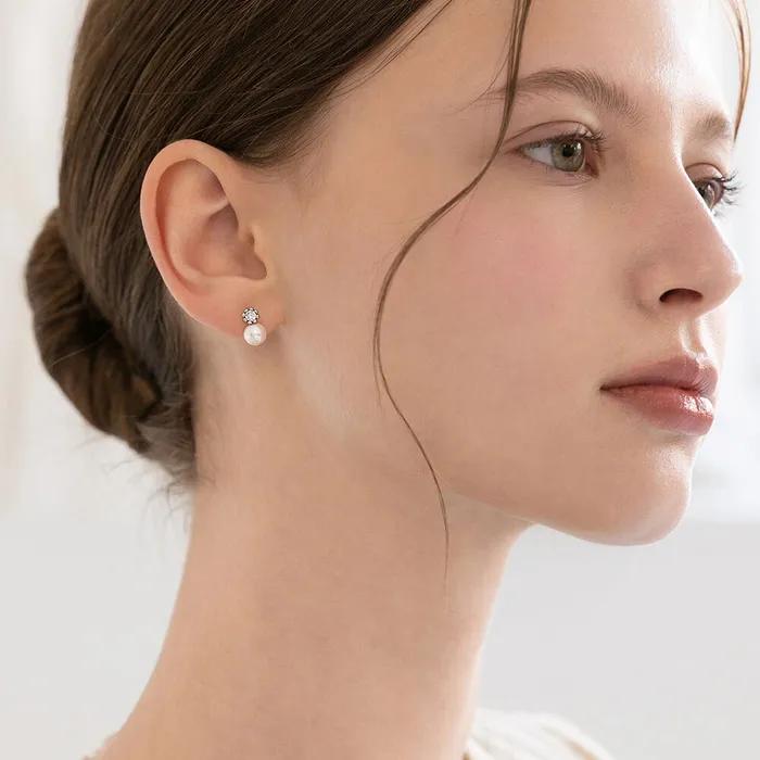 (Silver 925) Flower Prong Cubic Pearl Earrings EC3312