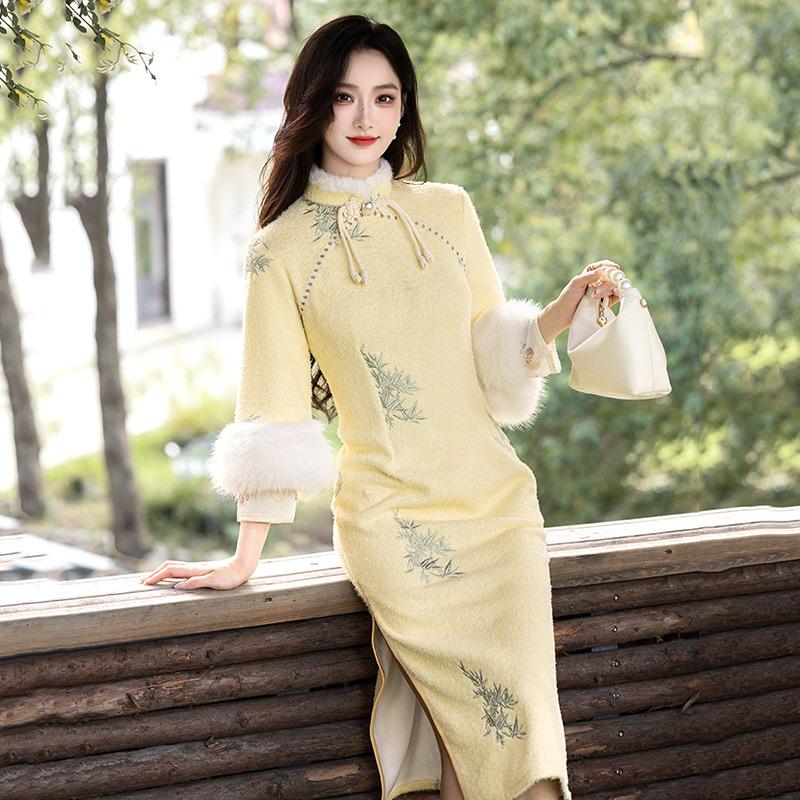 Yellow embroidered velvet winter clothing national style new Chinese long-sleeved improved cheongsam winter thick young women's high sense