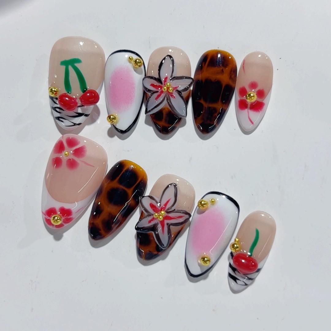 Almond Rhinestone Leopard Blush Nail Art Stickers with Five-Petal Flower Design Medium Rhinestone Leopard Almond