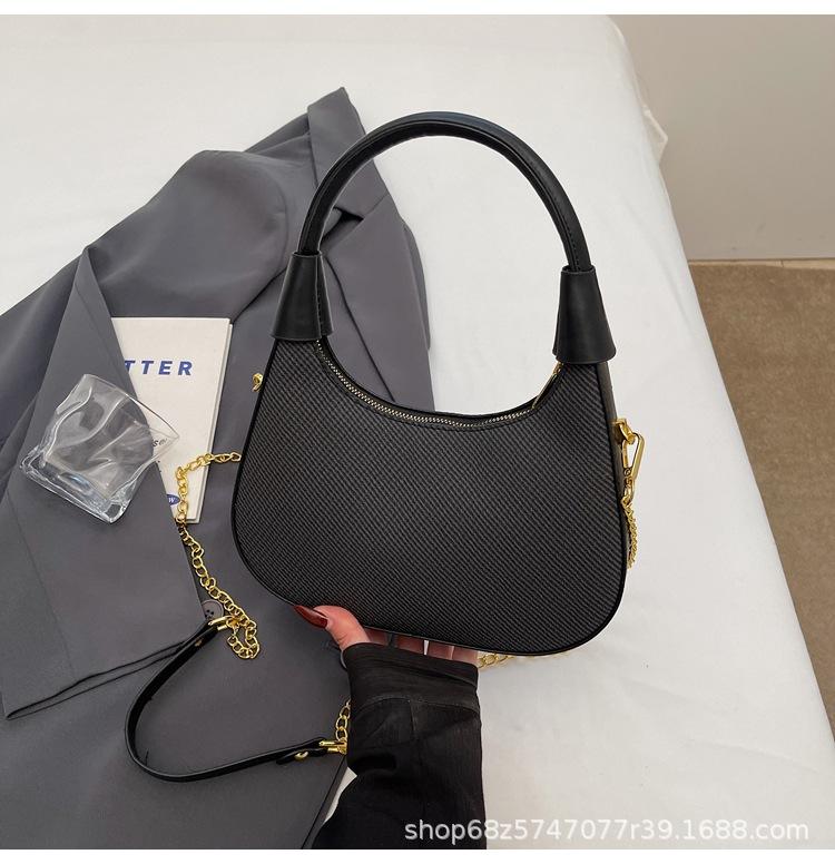 ins super fire Internet celebrity small bag women patent leather women's handbag new simple underarm bag chain shoulder bag