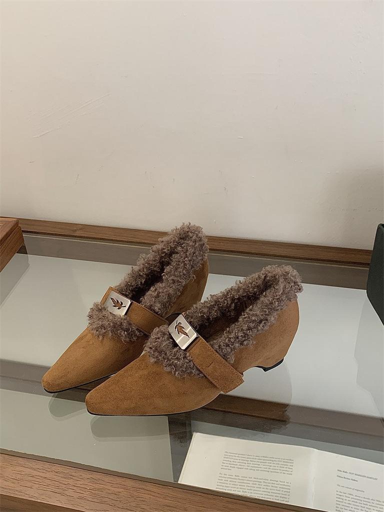 Korean version of pointed suede metal buckle with Mary Jane shoes women's autumn and winter fluffy light mouth single shoes