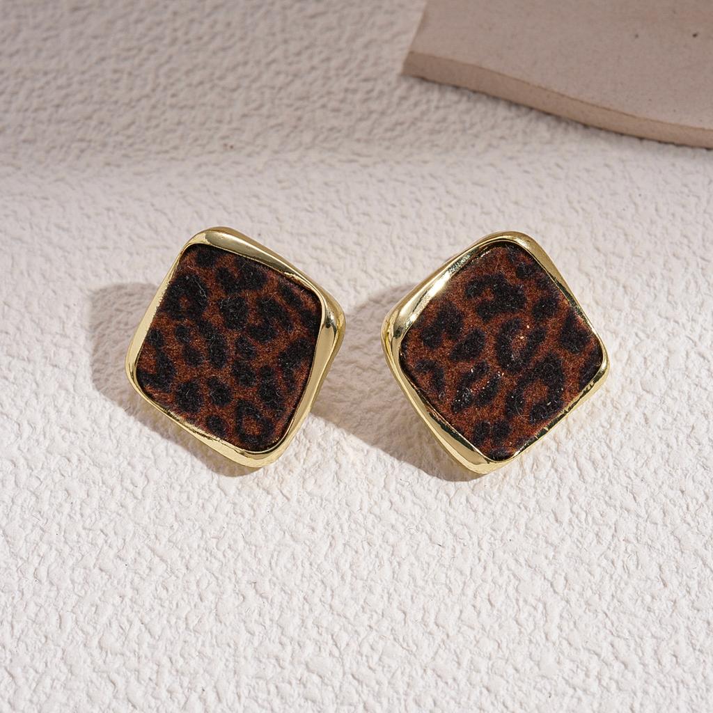Autumn and winter flocking leopard print geometric round square stud earrings retro Maillard simple niche earrings