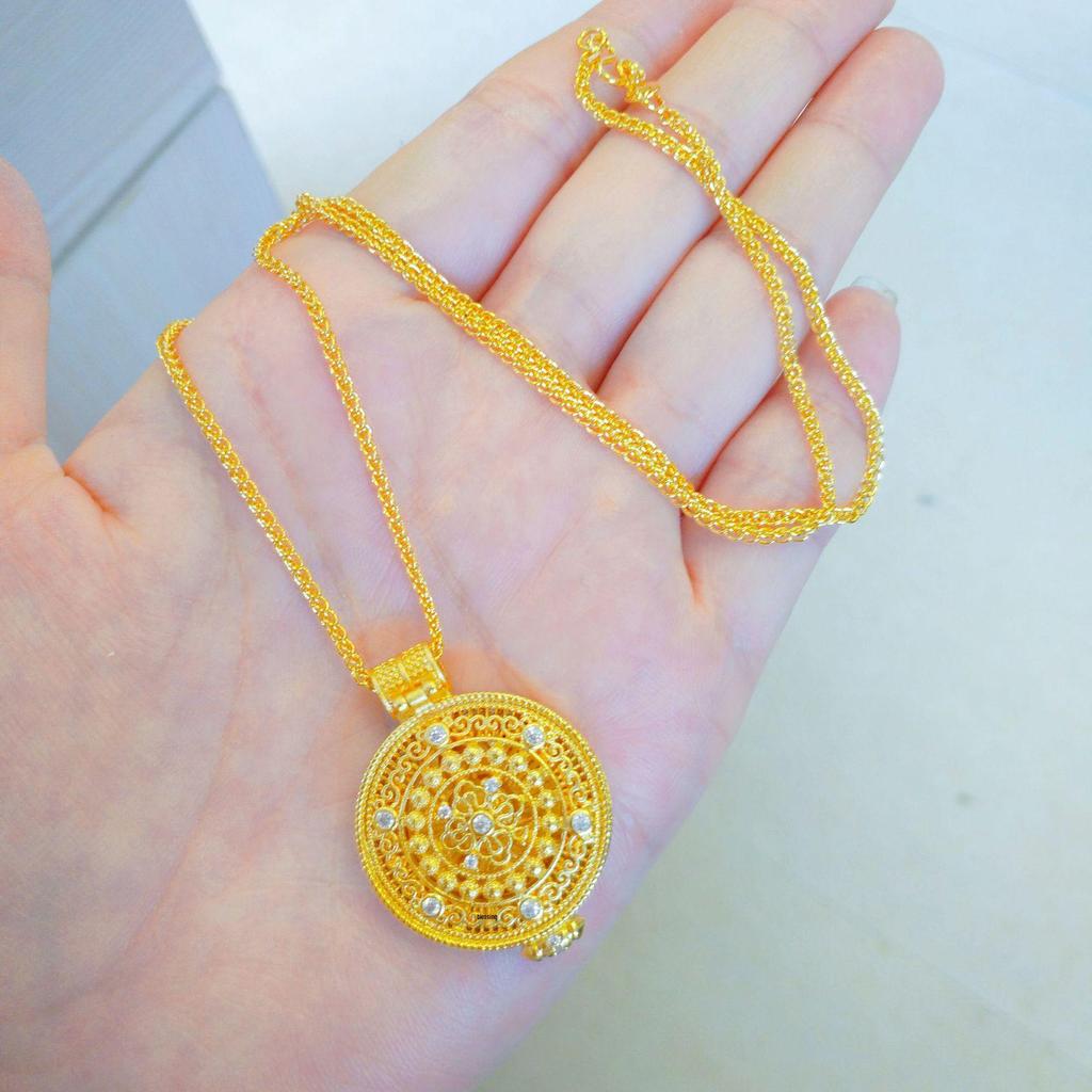 Pendentif Boussole Huit Trésors Point de Forage Ancien Doré - Style Ruyi Chinois Rétro, Pendentif Bouddha Portable.