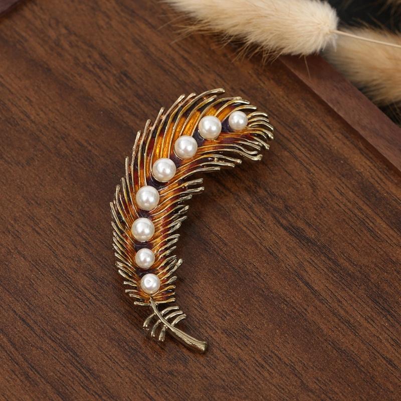 Vintage Style Peacocks Feather Brooch With Shimmering Rhinestones For Formal Event Fashion Clothing Accessories
