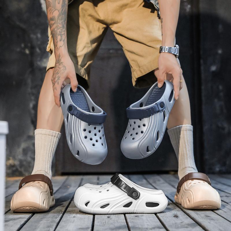 New Couple Hole Shoes Comfortable Two Wear Sandals Summer Travel Breathable Sandals Non-slip Beach Shoes Straight Hair