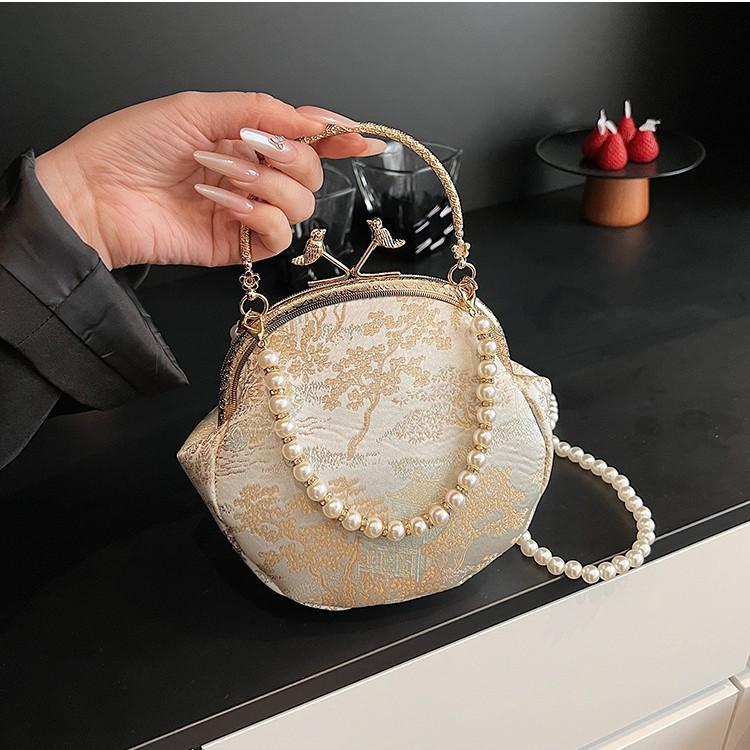Bag New Spring and Summer Shell Bag with Cheongsam Retro Medium Embroidered Pearl Messenger Bag