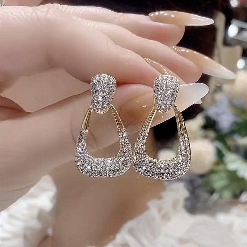 Full diamond geometric earrings niche design sense high-end new trendy stud earrings women's light luxury earrings