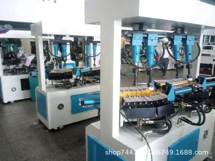 Summer Casual Sports Shoes Ultra-light Running Shoes Breathable Mesh Shoes Soft-soled Travel Shoes