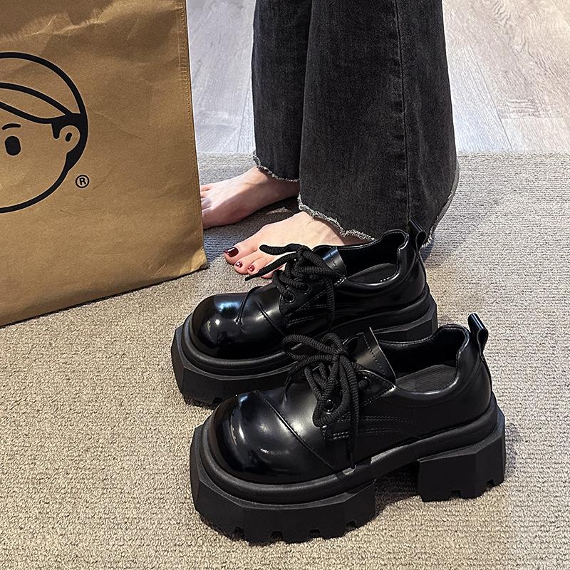

Женские туфли-лоферы в ретро-стиле с квадратной головкой, весна 2025, новые модные универсальные удобные туфли на шнуровке, небольшие кожаные туфли 40 чёрный