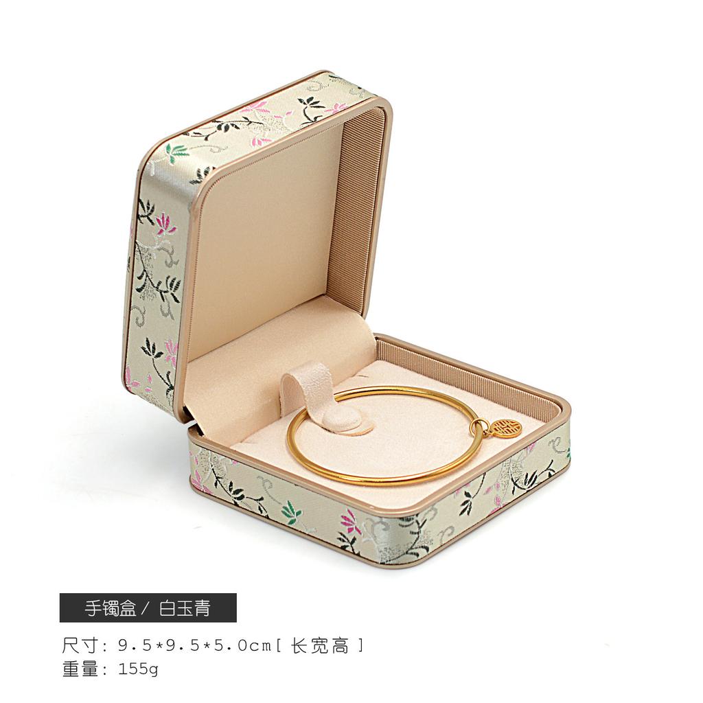 Chinese Style Embroidered Ring Bracelet Pendant Necklace and Jewelry Packaging Box Available in Multiple Sizes and Colors Simple