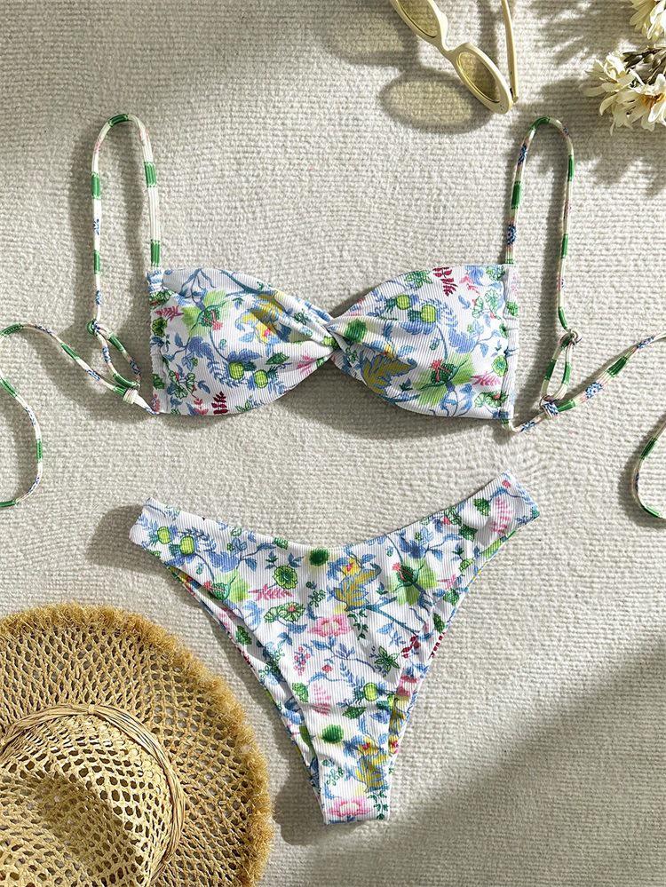 

2025 European & American Floral Tie-Up Beach Bikini Women s High-End Fashion Swimwear Medium