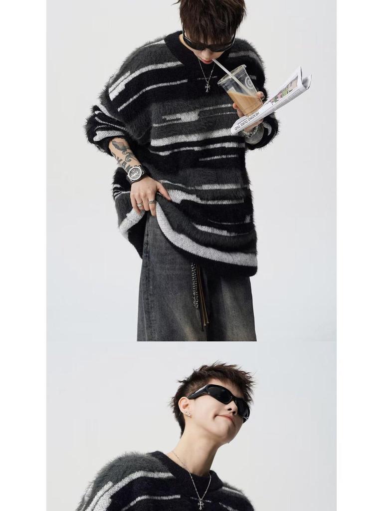 Herrhöstens/vinterns färgrandiga löst stickade tröja