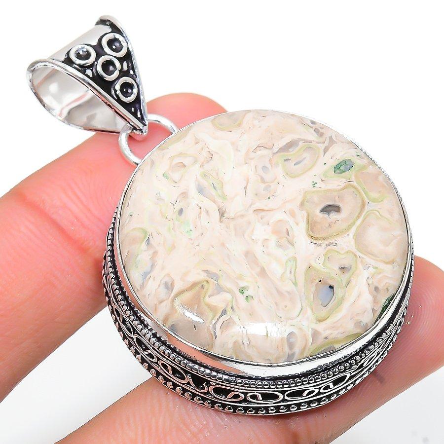 

Vintage Plume Root Jasper Gemstone Handmade Ethnic Jewelry Pendant 2.01 SR-6126