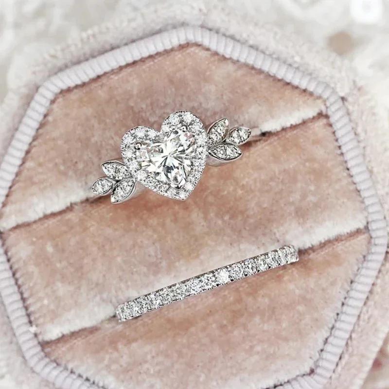 Huitan Fashion Love Heart Rings Set Bright 2Pcs Shiny Cubic Zironia Finger Accessory for Women Delicate Promise Wedding Jewelry