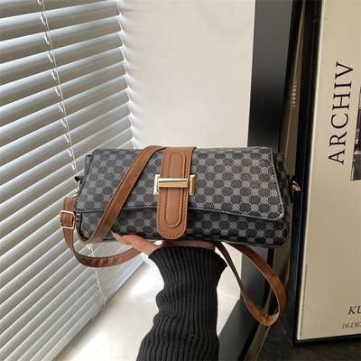 Single Shoulder Crossbody Bag, Hand-held, Simple and Retro Style, Suitable for Ladies, Small Square Bag