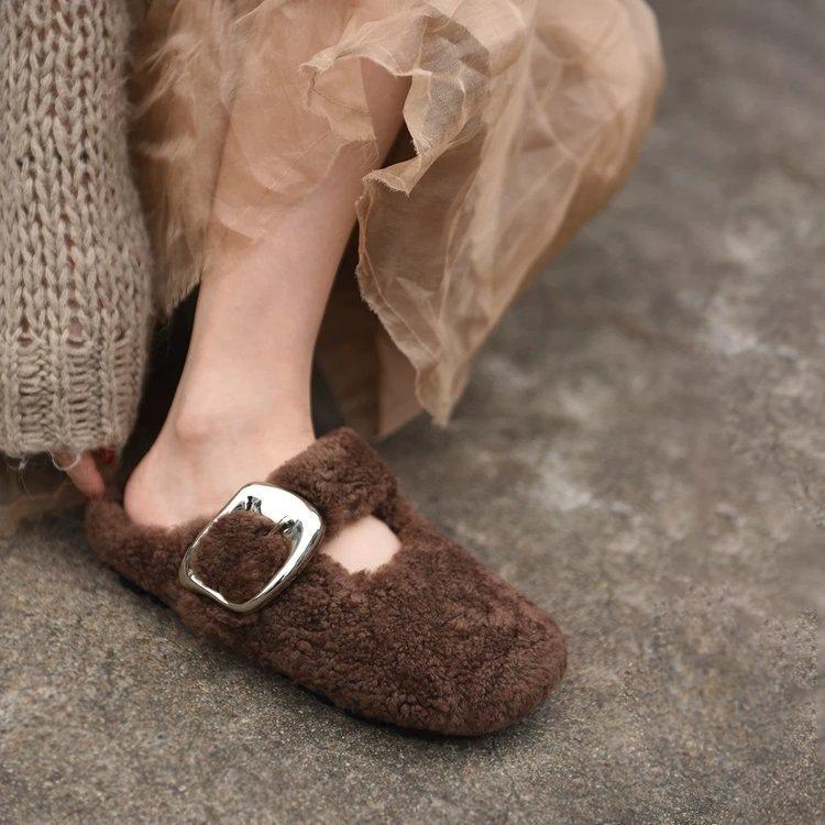 Gentle and comfortable flat-bottomed fluffy shoes female 2025 autumn and winter new fairy wind outer wear velvet word Mary Jane cotton shoes