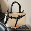 Niche Retro Bag Women's Large Capacity 2025 New Fashion Casual Shoulder Handbag Commuter Tote Bag