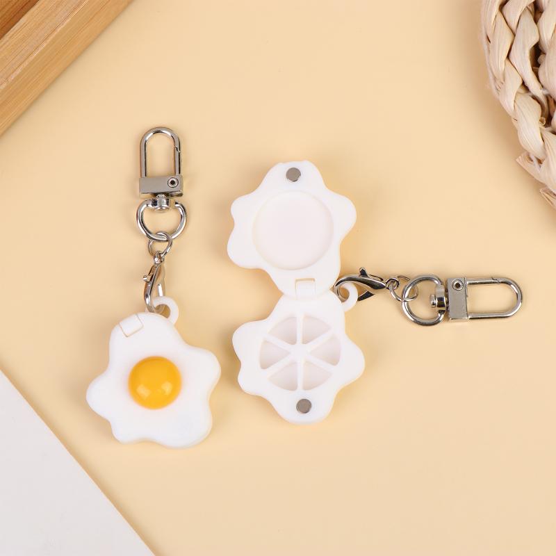 

New Portable Empty Watercolor Palette Cute Poached Egg Styling Keychain Travel Sketching Watercolor Storage Art Supplies
