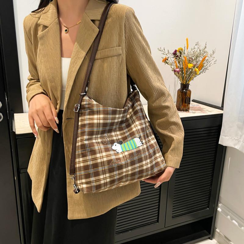 Chic And Fashionable Pu Tote Bag With Cartoon Design For Daily Commuting