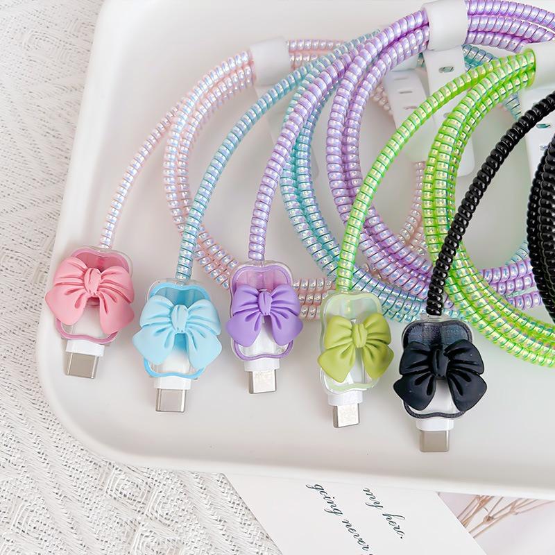 Wavy Bowknot Charger Protector for IPhone 17 16 15 18W 20W TPU Transparent Soft Protective Cable Cover Winder Kit RXQ12