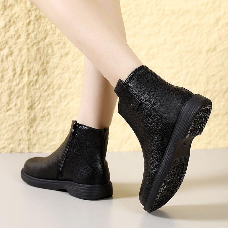 

Women s Thick Leather Non-Slip Winter Boots: Soft Bottom, Cotton Lined, Plus Velvet, Flat, Warm, for Middle-Aged and Elderly. 35