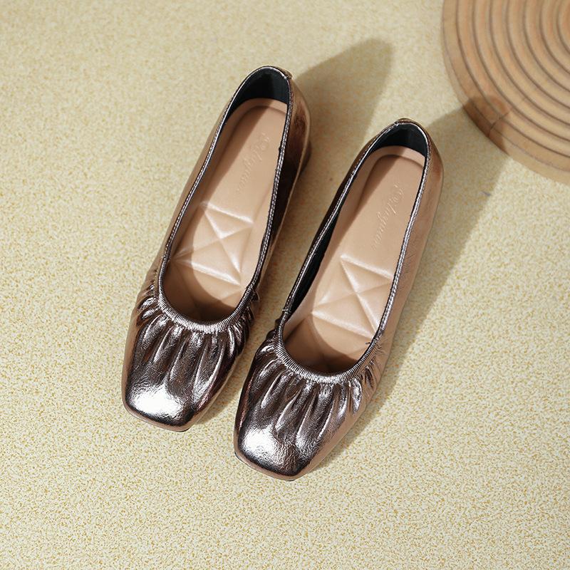 

French retro soft leather pleated light mouth low heel single shoes women s 2025 new square head temperament commuting thick heel grandma shoes 40