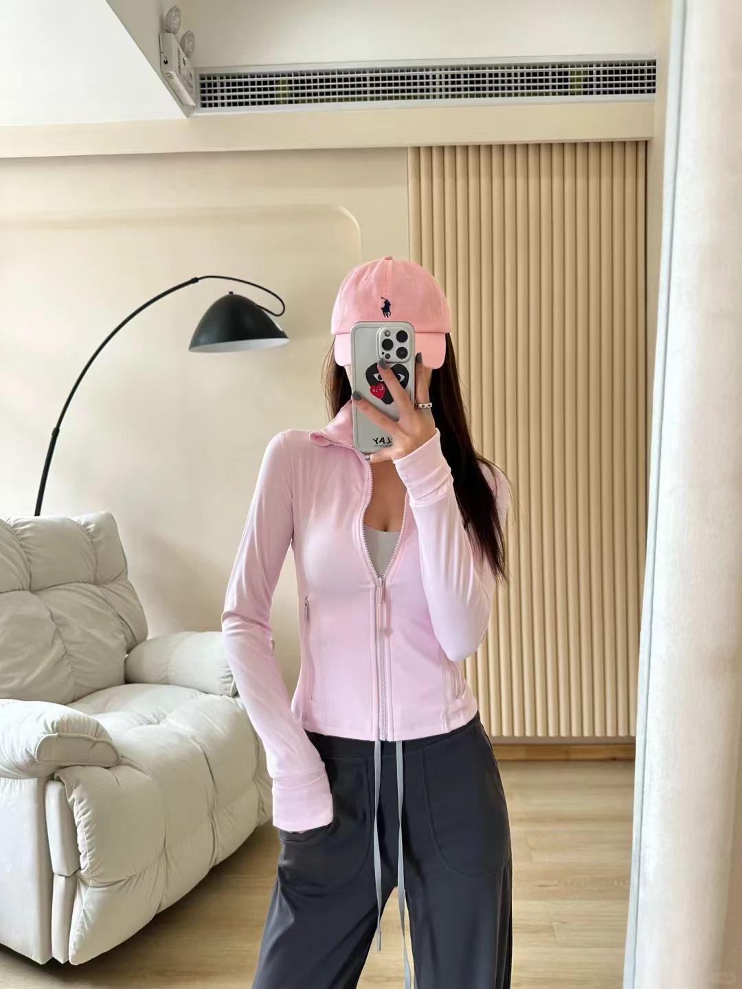 

Пальто коротке з коміром-стійкою Gold Label - Жіноча спортивна куртка приталеного крою від Lulu Swiff S