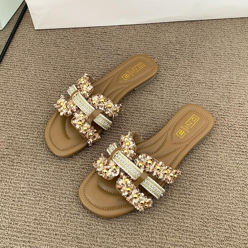 

Going out in summer, slippers are not tired, cool slippers are worn by women in summer, and fashionable thick heels and feet with skirts. Small fra 40 хаки