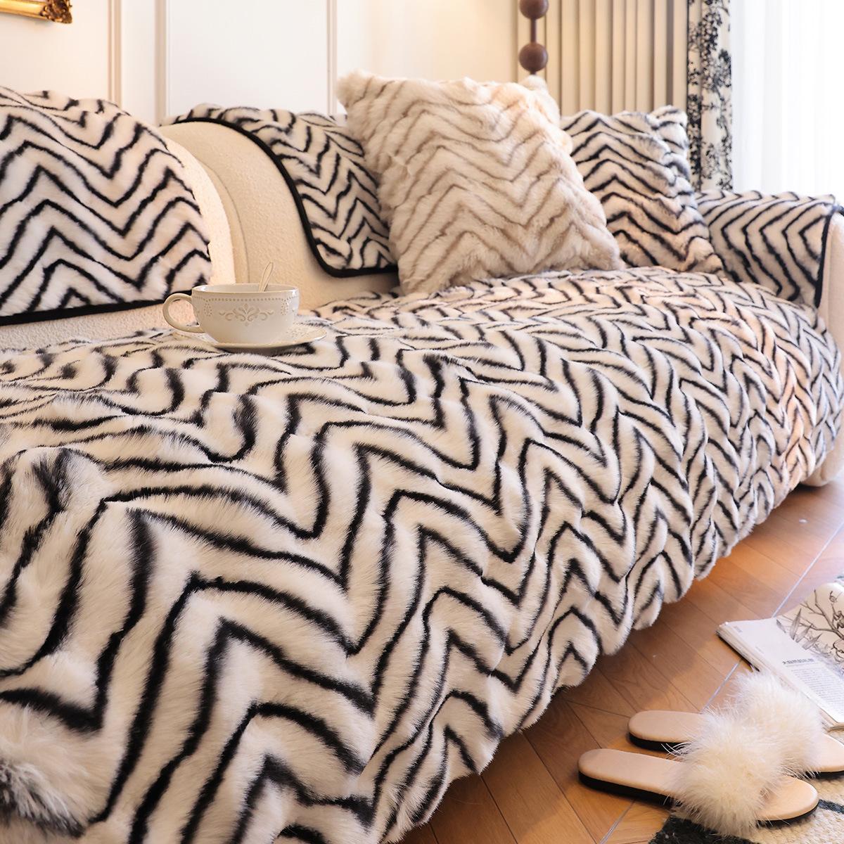 

Winter Plush Cream Wind Sofa Cushion New Light Luxury High Sense Non-Slip Sofa Seat Cushion Cover Towel Cover Cloth 70*70cm