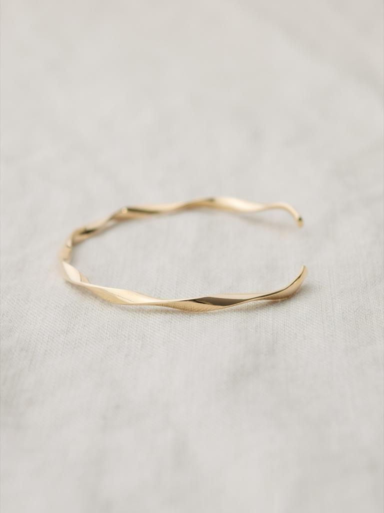 Novice Tokyo Twisted Bangle / Gold
