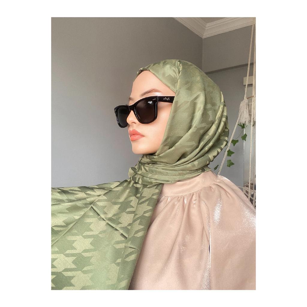 Houndsfoot Patterned Silky Jacquard Shawl