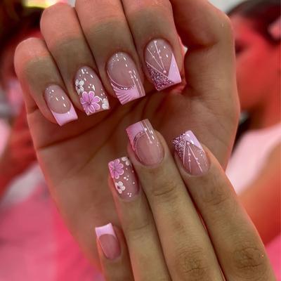Lot de 24 faux ongles courts de forme carrée avec motif floral à pois et paillettes, décoration incurvée, ongles à couverture complète à paillettes pour femmes