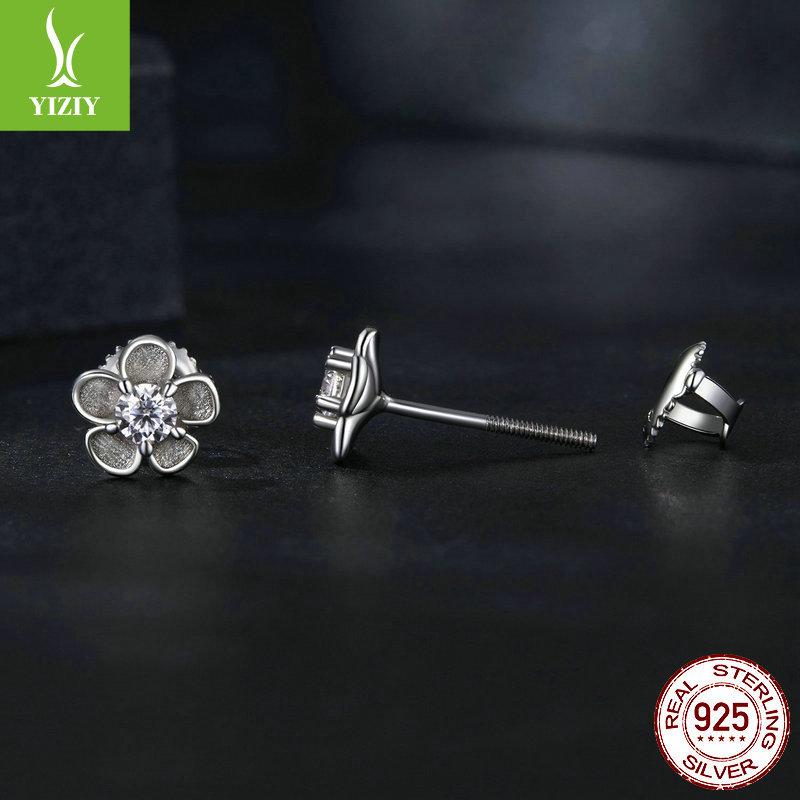 10 Points Moissanite Flower Stud Earrings For Women, Simple, Exquisite And Elegant Small Flower S925 Sterling Silver Earrings.
