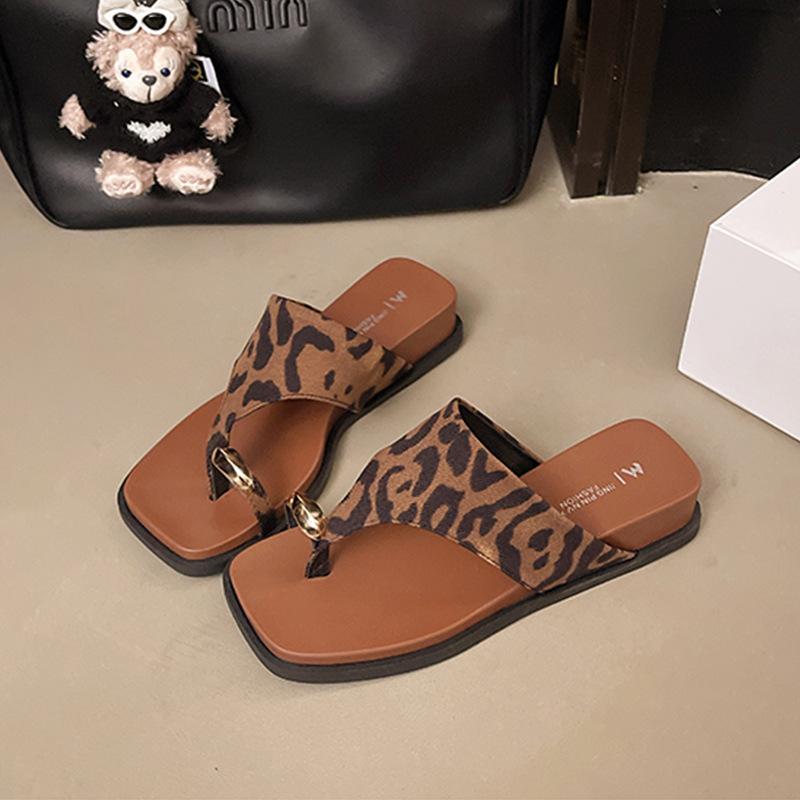 Thick-soled Heel Cover Toe Cool Slippers Women's Summer Wear 2025 New Models with Skirts Beach Sandals Flip-flops