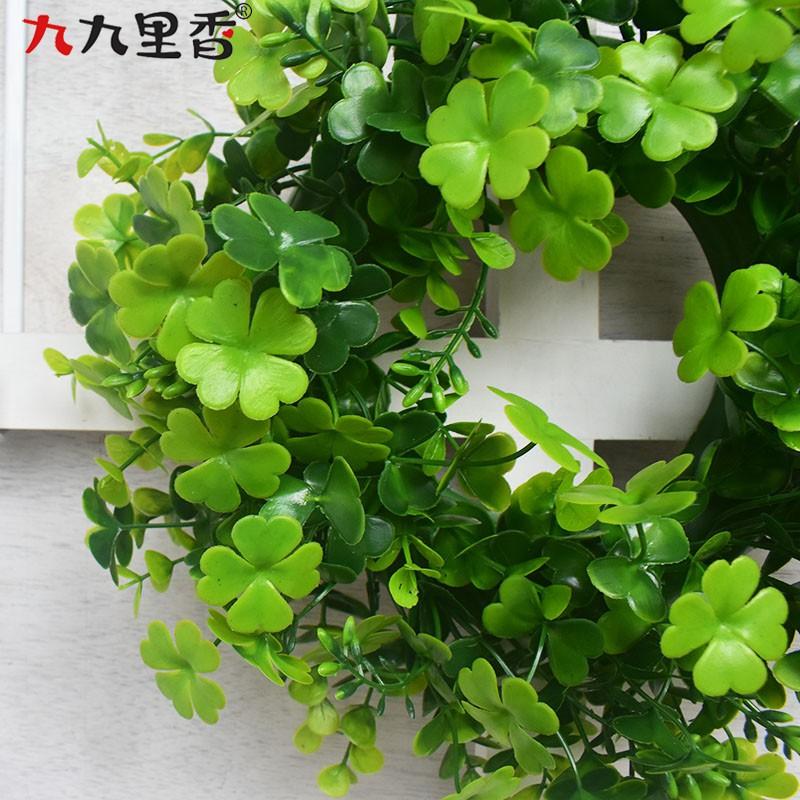 Small Green Shamrock Wreath Door Decor Plastic Artificial Garland St. Patricks Day Hanging Ornament