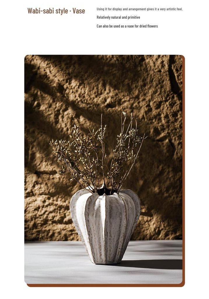 Keramikvase mit weißem Blumendesign für die Tischdekoration