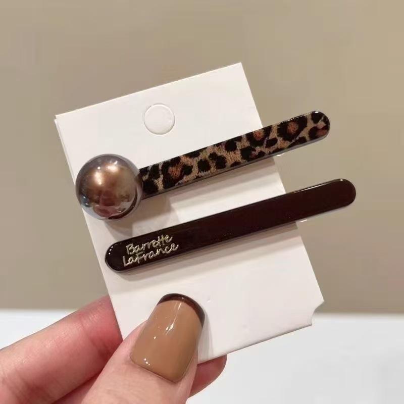 Lazy Leopard Print Round Bead Hair Clip for Women
