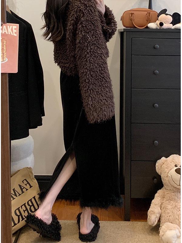 Plus Size Velvet Fur-Trimmed High-Waist Slit Skirt